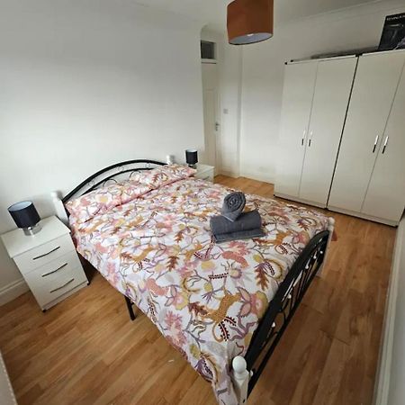 New Flat Next The Tube And Connections To The Centre Lejlighed London Eksteriør billede